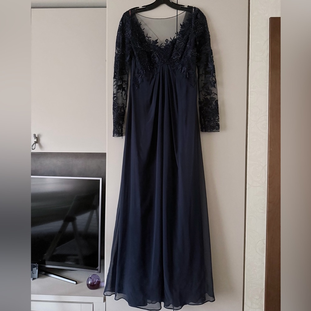 Monique Lhuillier Midnight Blue Lace Gown